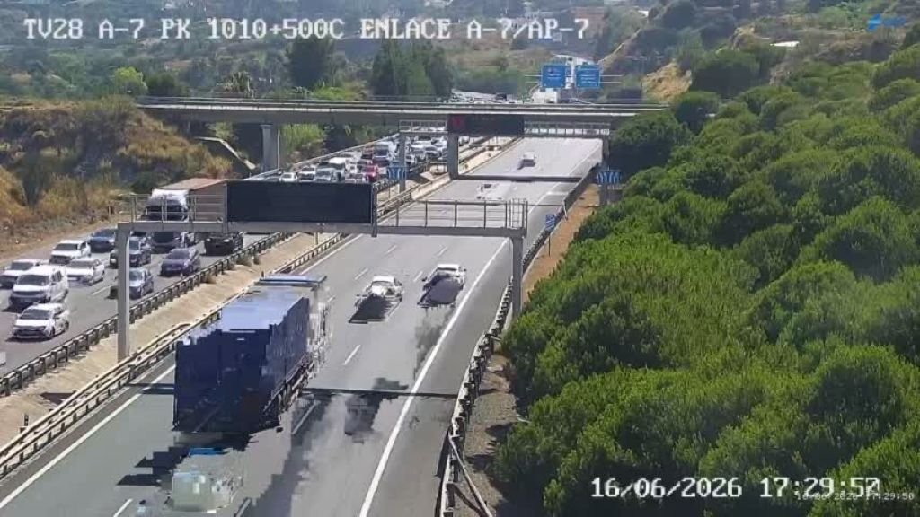 ¿Quieres evitar el accidente de tráfico en la A-7 en Málaga hoy? Sigue nuestra guía de movilidad en tiempo real