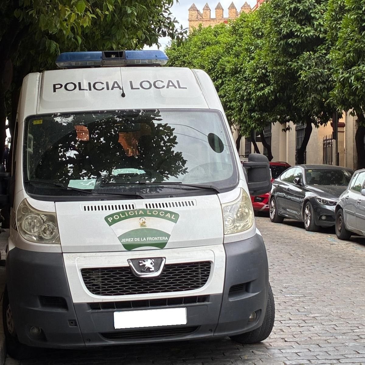 La Policía Local evita un grave robo con violencia a una menor en Jerez en plena calle