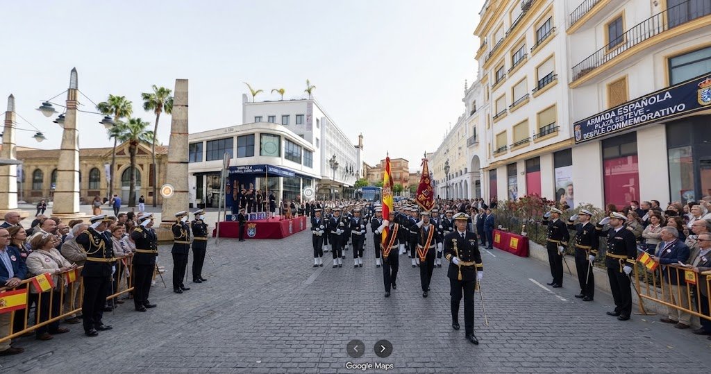 Desfile militar de la Armada Española en la Plaza Esteve de Jerez con motivo del homenaje a Juan Manuel Durán.