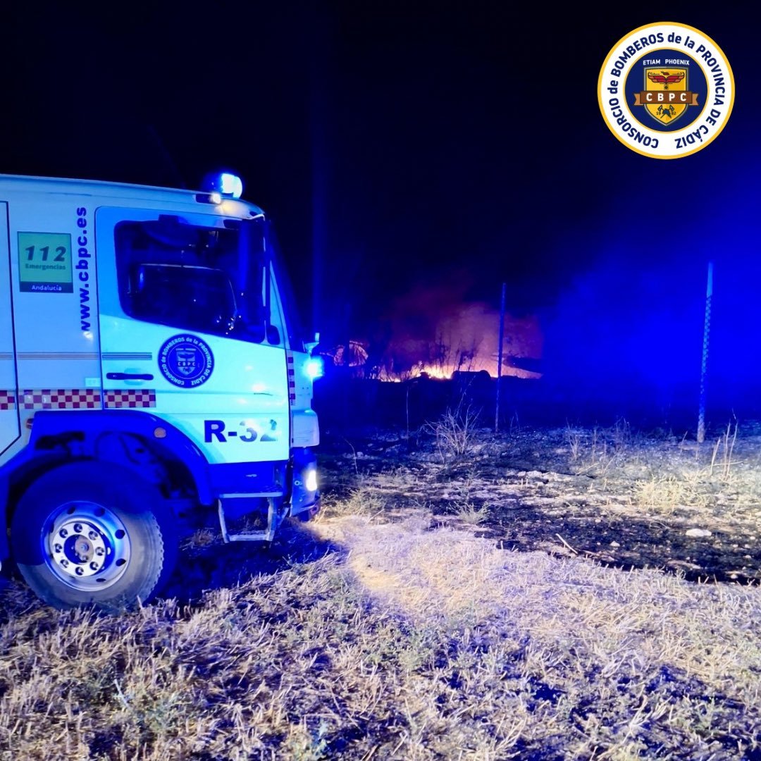 Incendio en Jerez de la Frontera: Intervención de Bomberos en Pino Solete