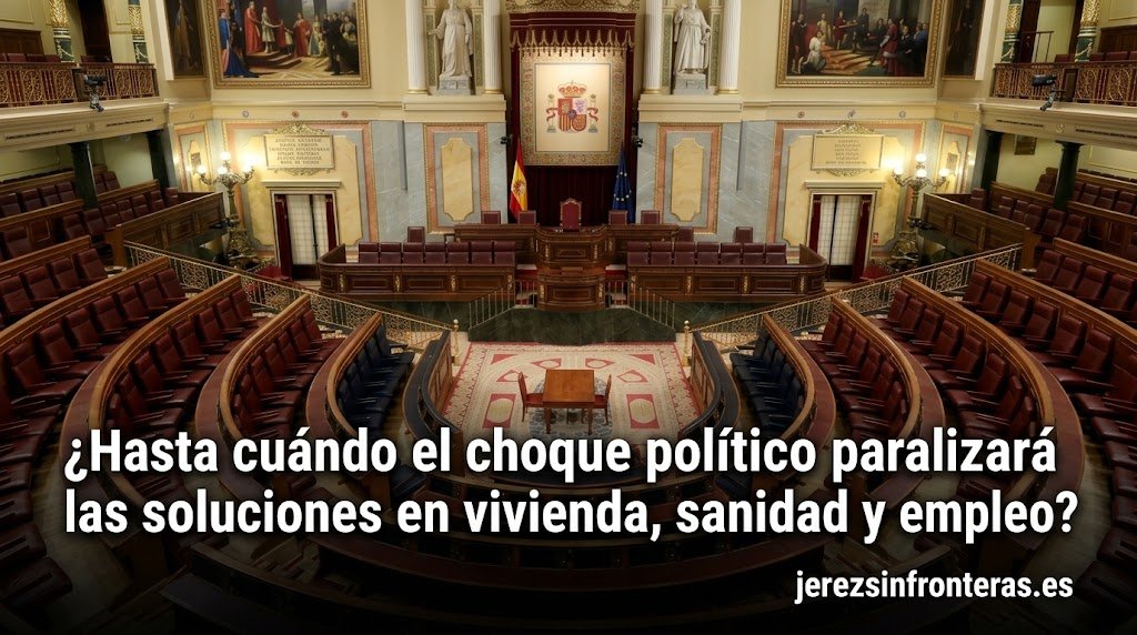 Vista panorámica del hemiciclo parlamentario con los escaños vacíos, sobreimpresa con el titular sobre el impacto del choque político en la vivienda, la sanidad y el empleo.