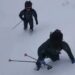 Dos senderistas en la Garganta de Gredos